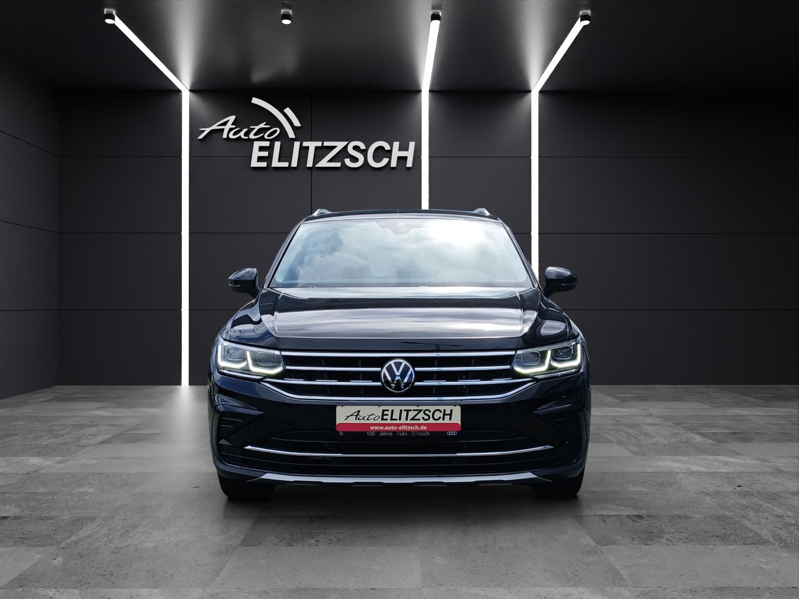 Fahrzeugabbildung Volkswagen Tiguan TSI Elegance DSG Matrix AHK Navi AID ACC