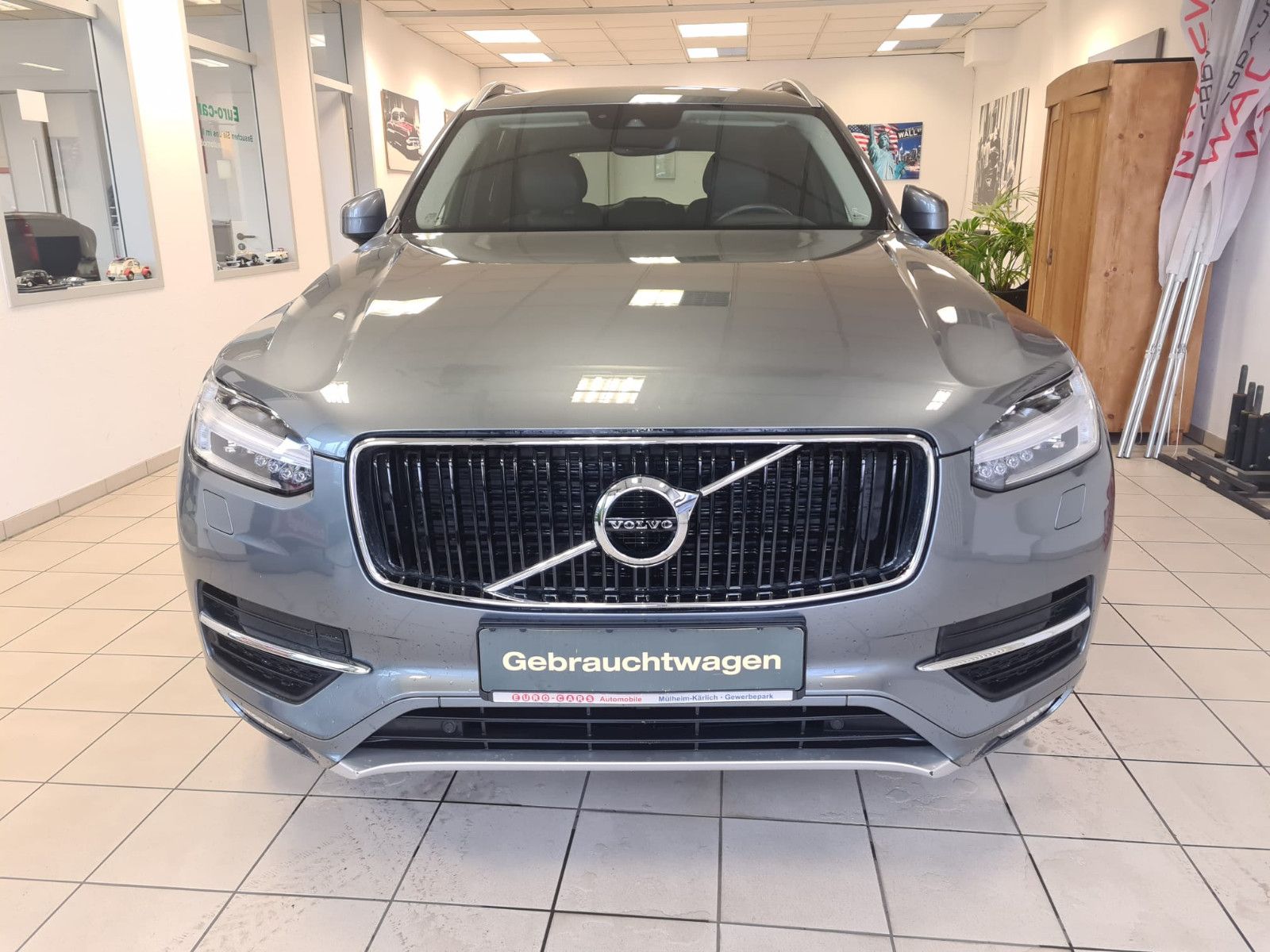 Fahrzeugabbildung Volvo XC90 Momentum AWD / LEDER / LED / NAVI /AHK 2,7t