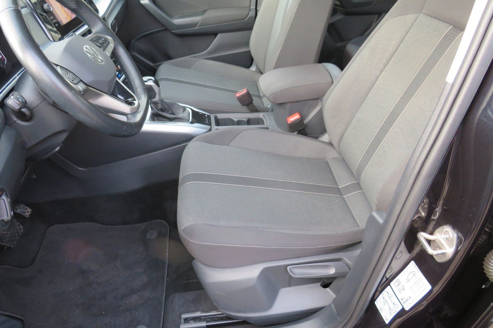 Fahrzeugabbildung Volkswagen T-Roc Life LED AHK KAMERA ACC NAVI 1.HD