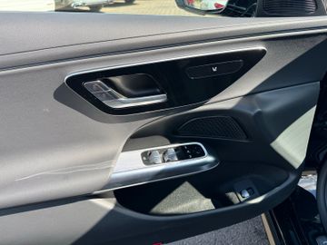 Mercedes E 200 - 9