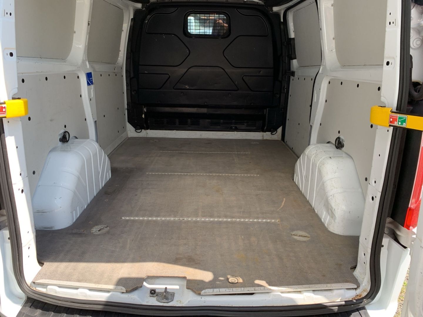 Fahrzeugabbildung Ford Transit Custom Kasten 290 L1 Sport 2.0 TDCi, Nav