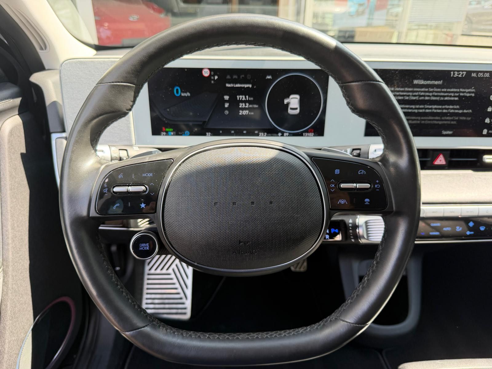Fahrzeugabbildung Hyundai Ioniq 5 Uniq 4WD RELAX+HEAD+LED+SOLAR+360+ACC+WP
