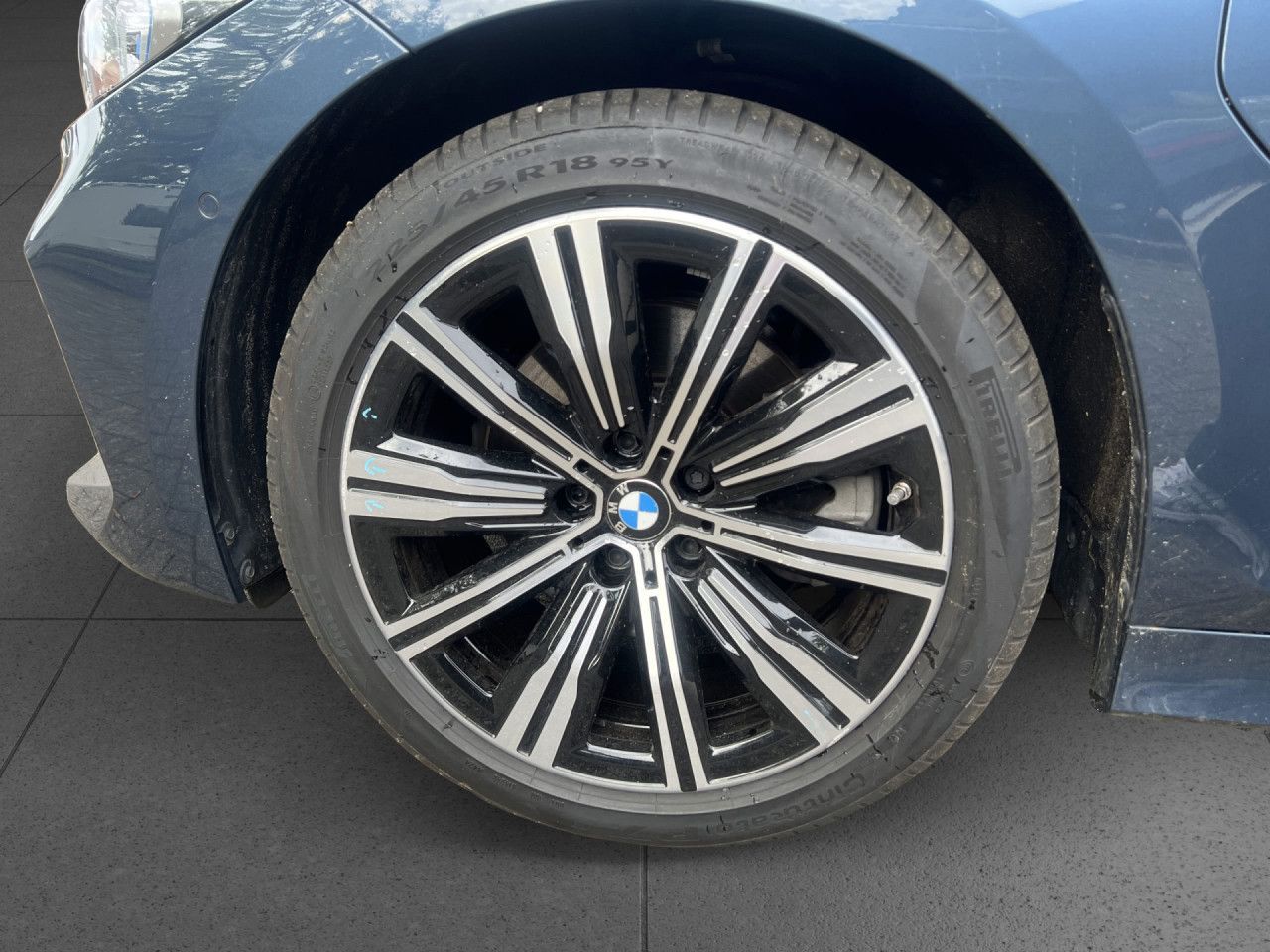 BMW 330 - Bild 19