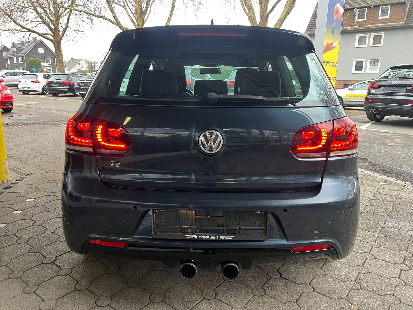 Fahrzeugabbildung Volkswagen Golf VI R 4Motion *SCHIEBEDACH*KEYLESS*XENON*