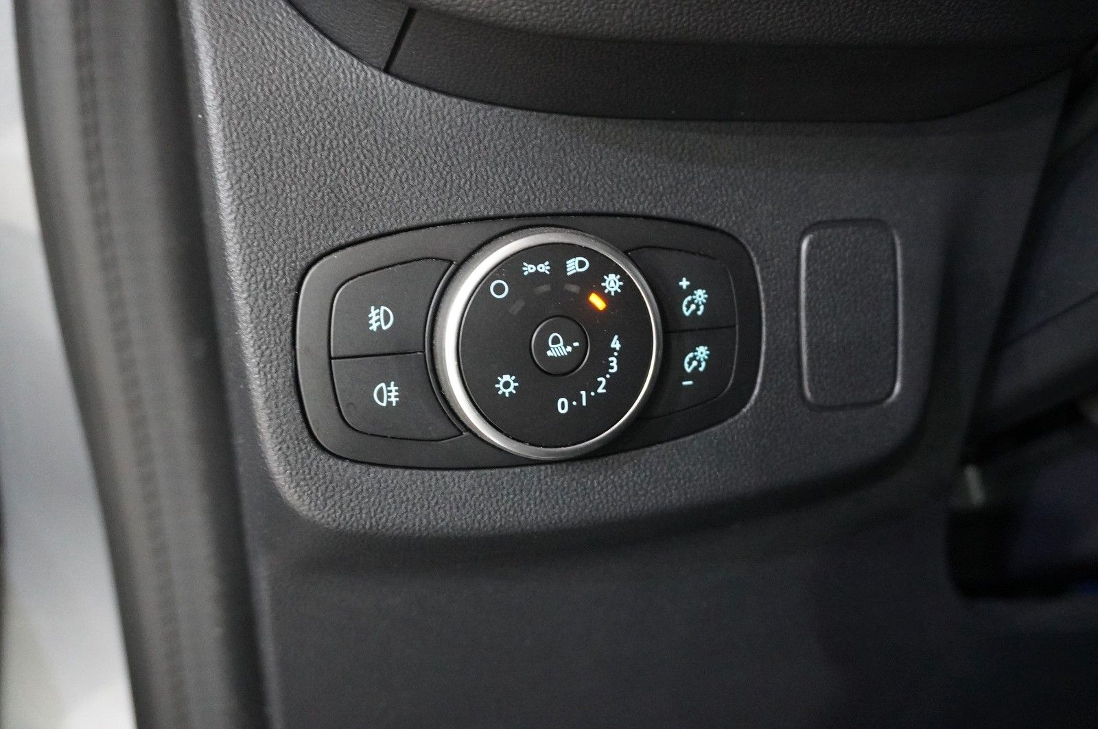 Fahrzeugabbildung Ford Puma 1.0 ST-LINE X NAVI/LED/KAMERA/SPORT/B&O/AHK