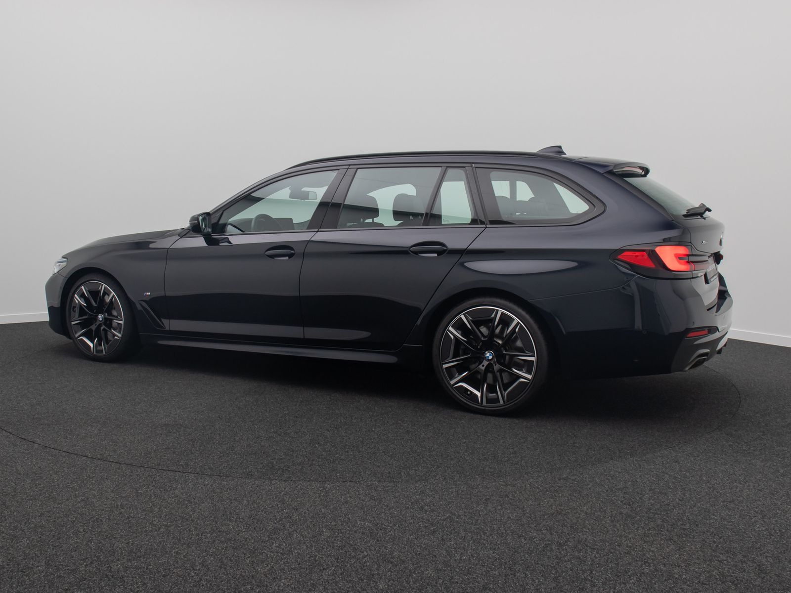 Fahrzeugabbildung BMW 540d xD M Sport Massage HUD Laser Belüftung 20"