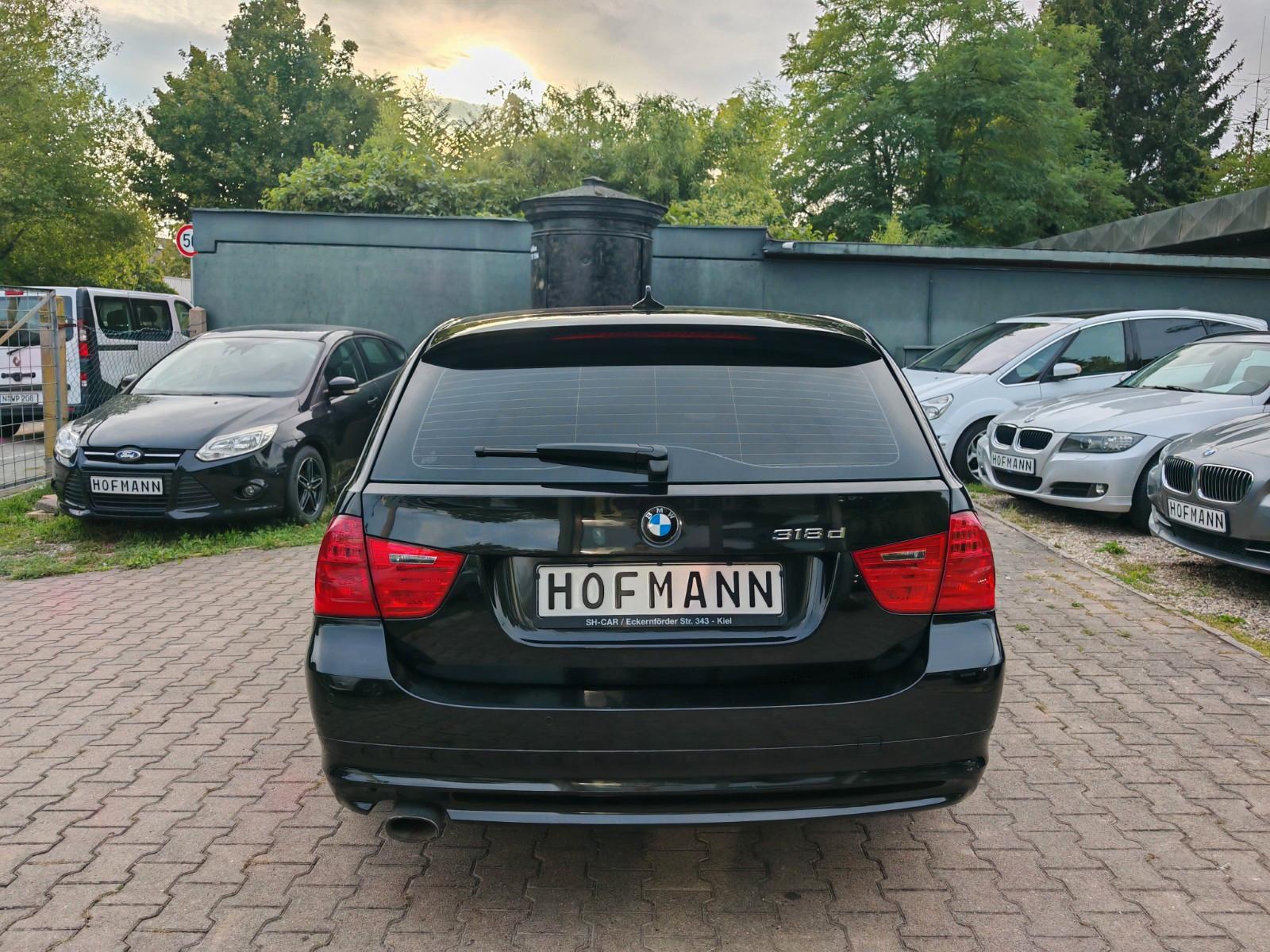 BMW 318 2011 — photo 36