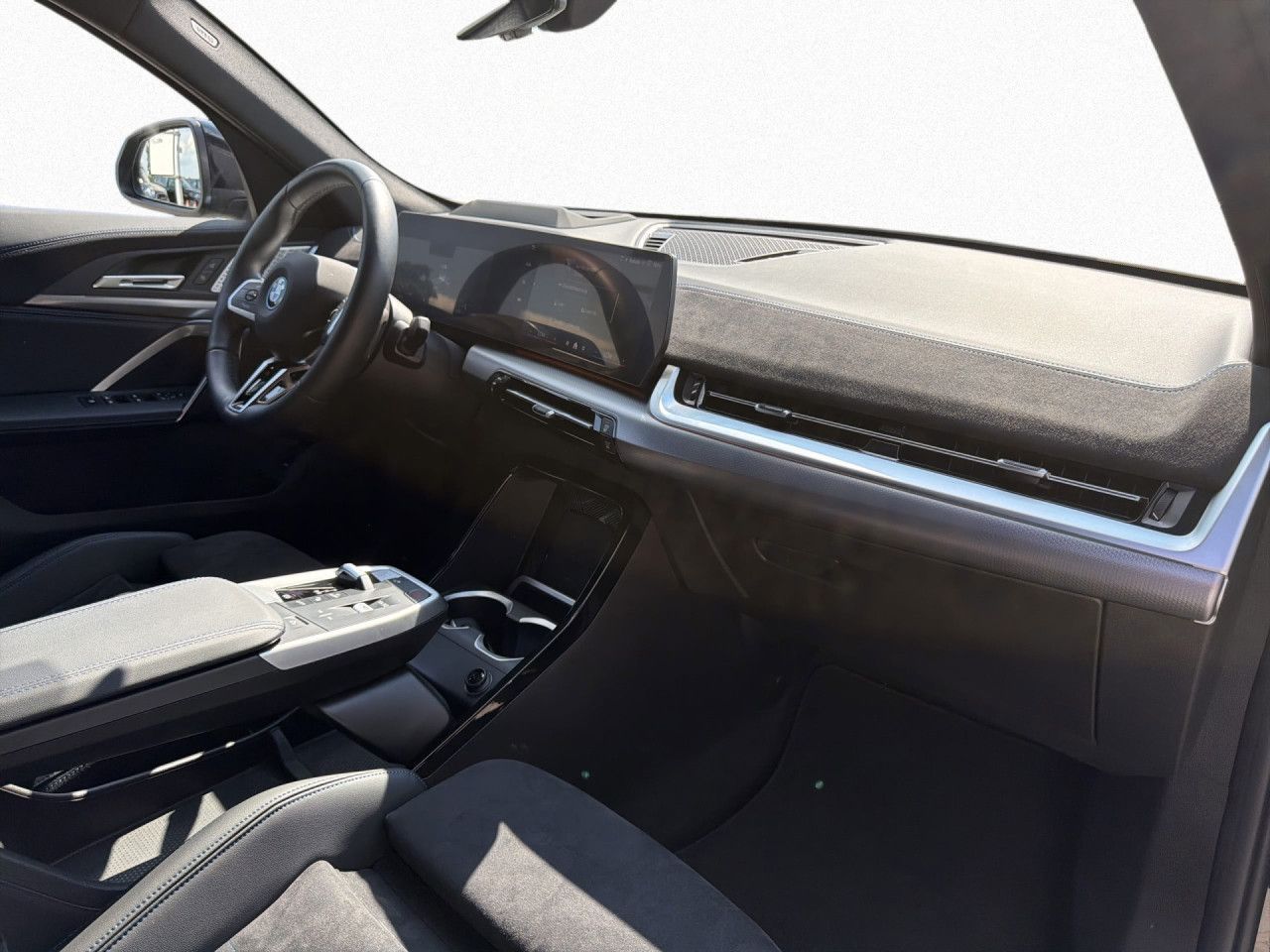 BMW iX2 - Bild 14
