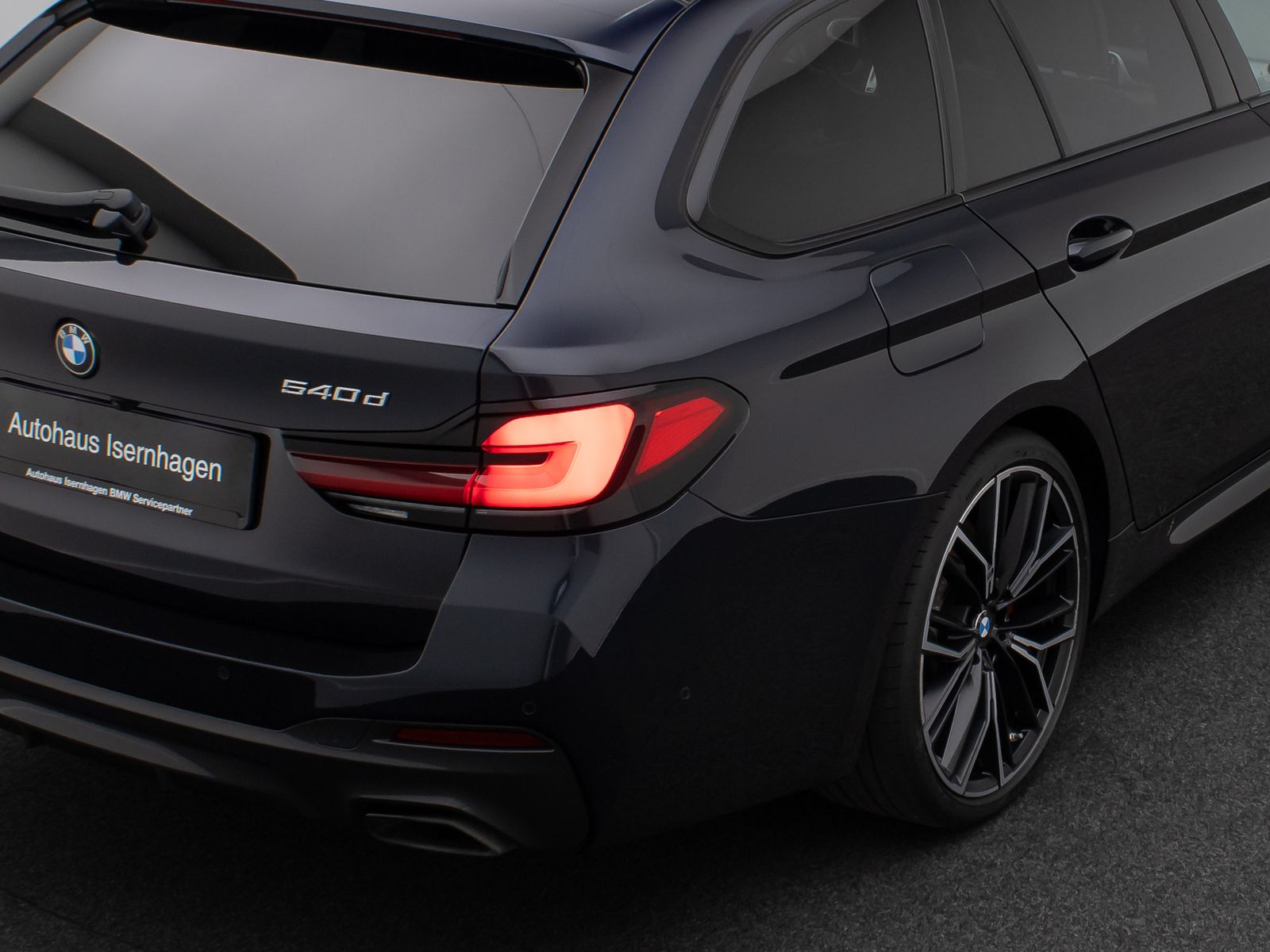 Fahrzeugabbildung BMW 540d xD M Sport 360° HUD DAB H/K Panorama 20Zoll