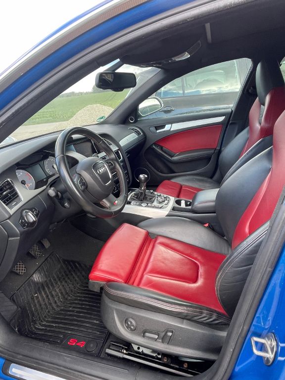 AUDI S4 6