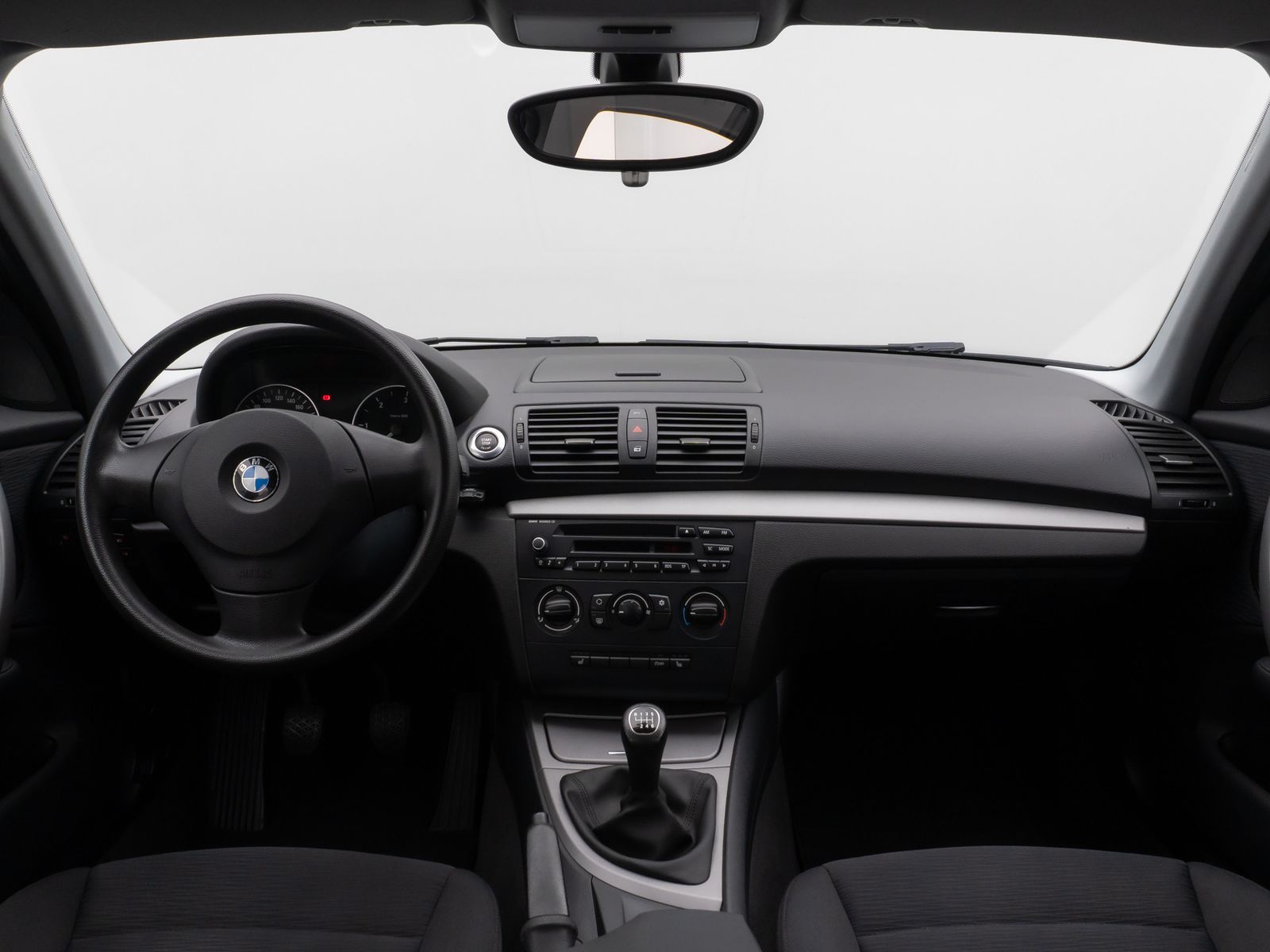 Fahrzeugabbildung BMW 118d  Advantage Sitzheizung AHK PDC Nebelscheinw