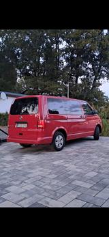 Volkswagen T5 Multivan - rote Volkswagen T5 Multivan