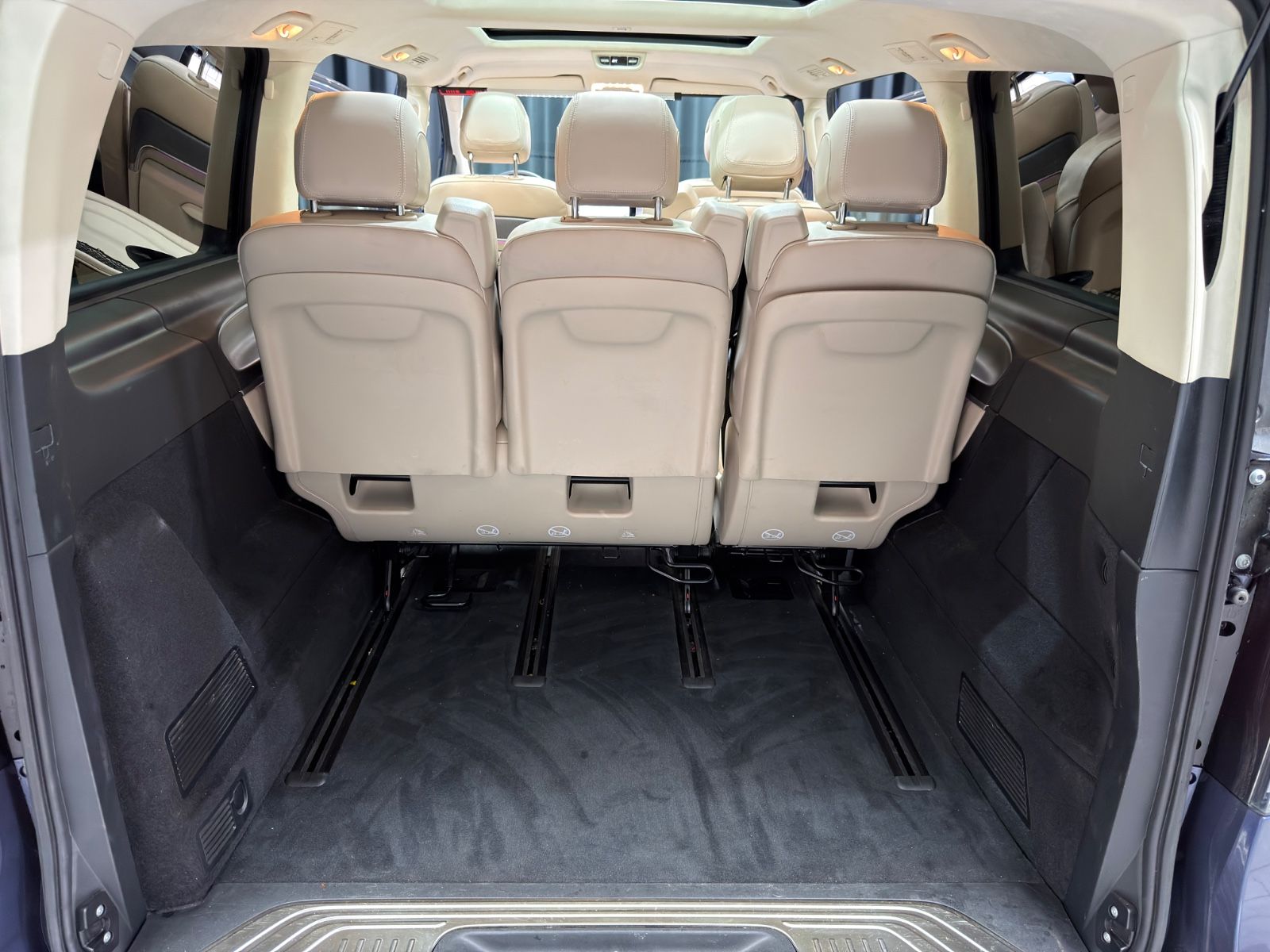 Fahrzeugabbildung Mercedes-Benz V250d lang EXCLUSIVE|AMG|BURMESTER|PANO|ACC|360°
