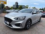 Ford Focus Turnier ST-Line / 1. Hand / - Ford Focus mit Diesel-Antrieb: Turnier
