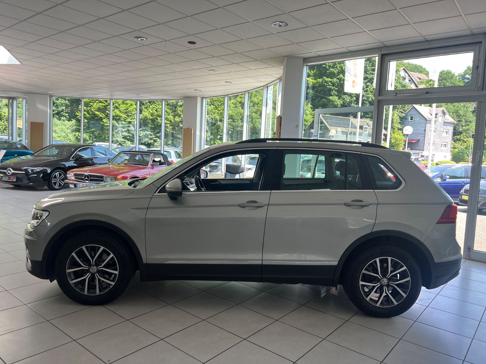 Fahrzeugabbildung Volkswagen Tiguan Comfortline 2.0 TDI DSG  *Digitaltacho*