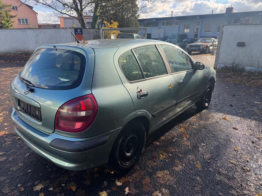 Nissan Almera