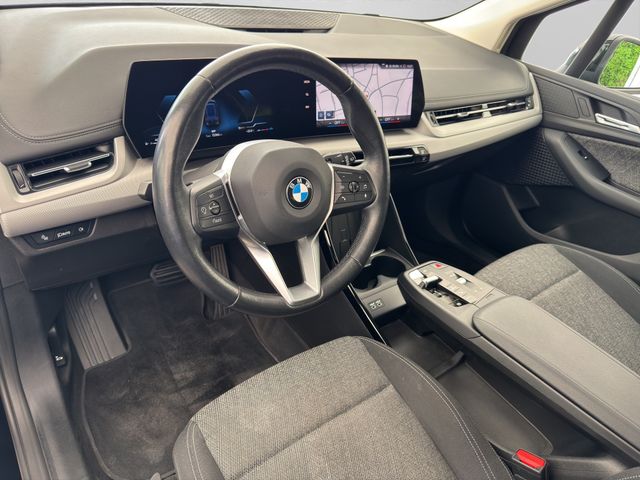 Fahrzeugabbildung BMW 218i Active Tourer Autom+Adaptive LED+Cam+Navi