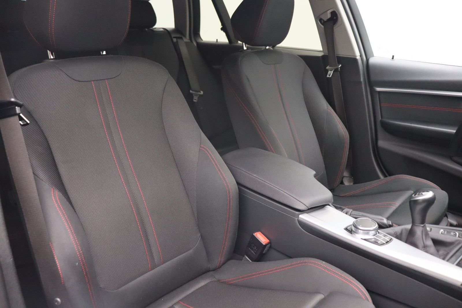Fahrzeugabbildung BMW 320d Sport-Line