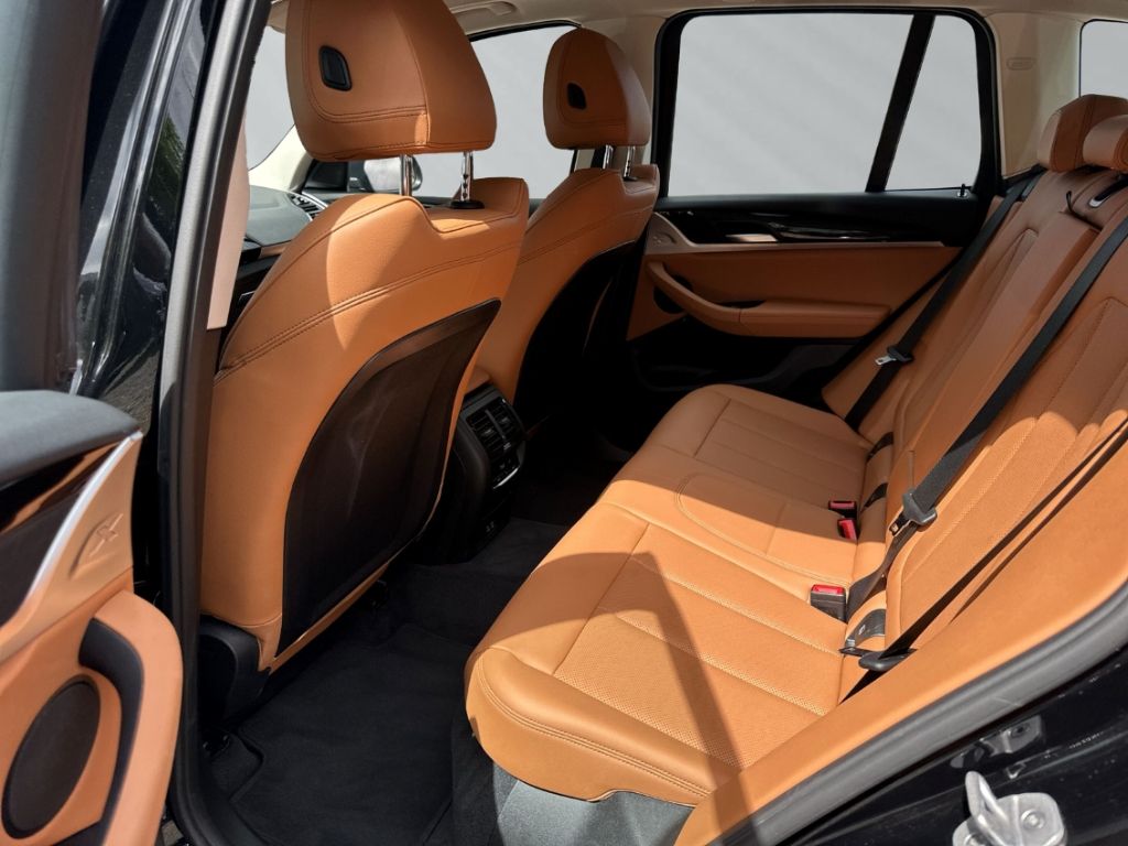 BMW X3 xDrive20dA HiFi Stop&Go Panorama Glasdach foto 9