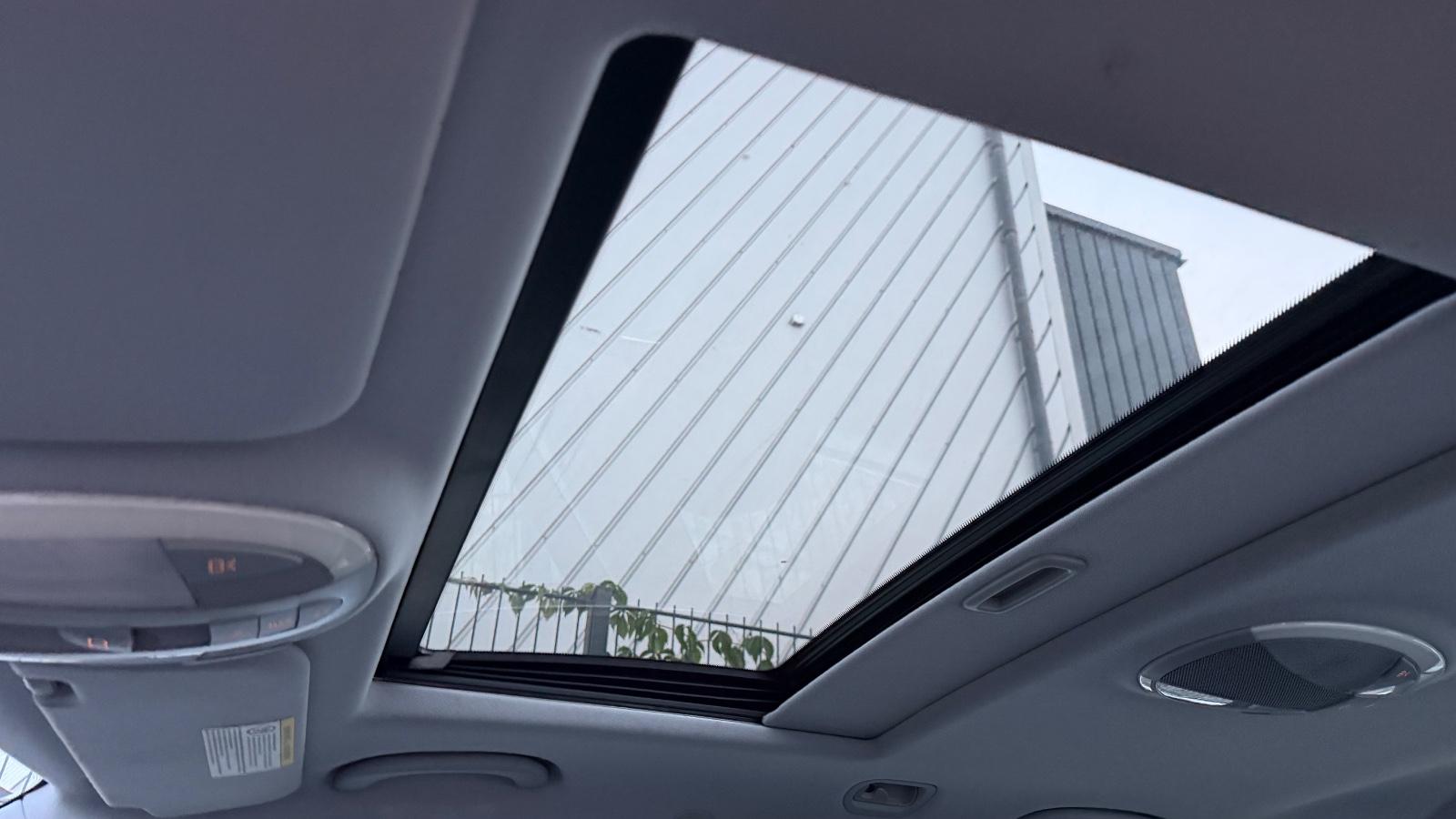 Mercedes-Benz E280 2005 — photo 11