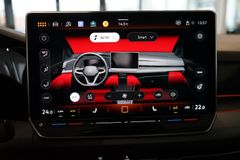 VW Golf 1.5 TSI Life | LED | ACC | Pano | 17" VW Golf 1.5 TSI Life | LED | ACC | Pano | 17"