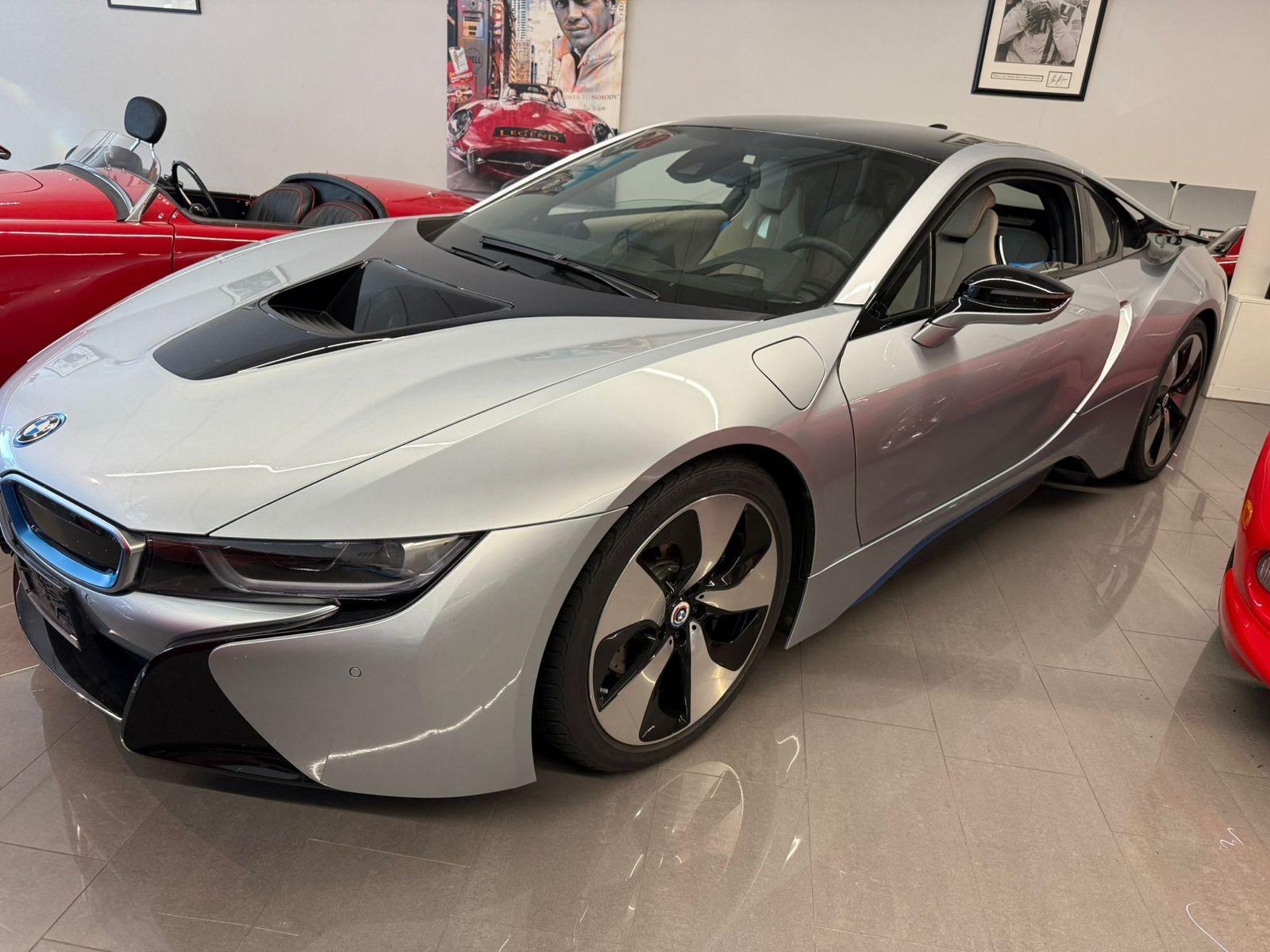 BMW i8 Coupe Pure Impulse*ORIG3900KM*EINMALIG*
