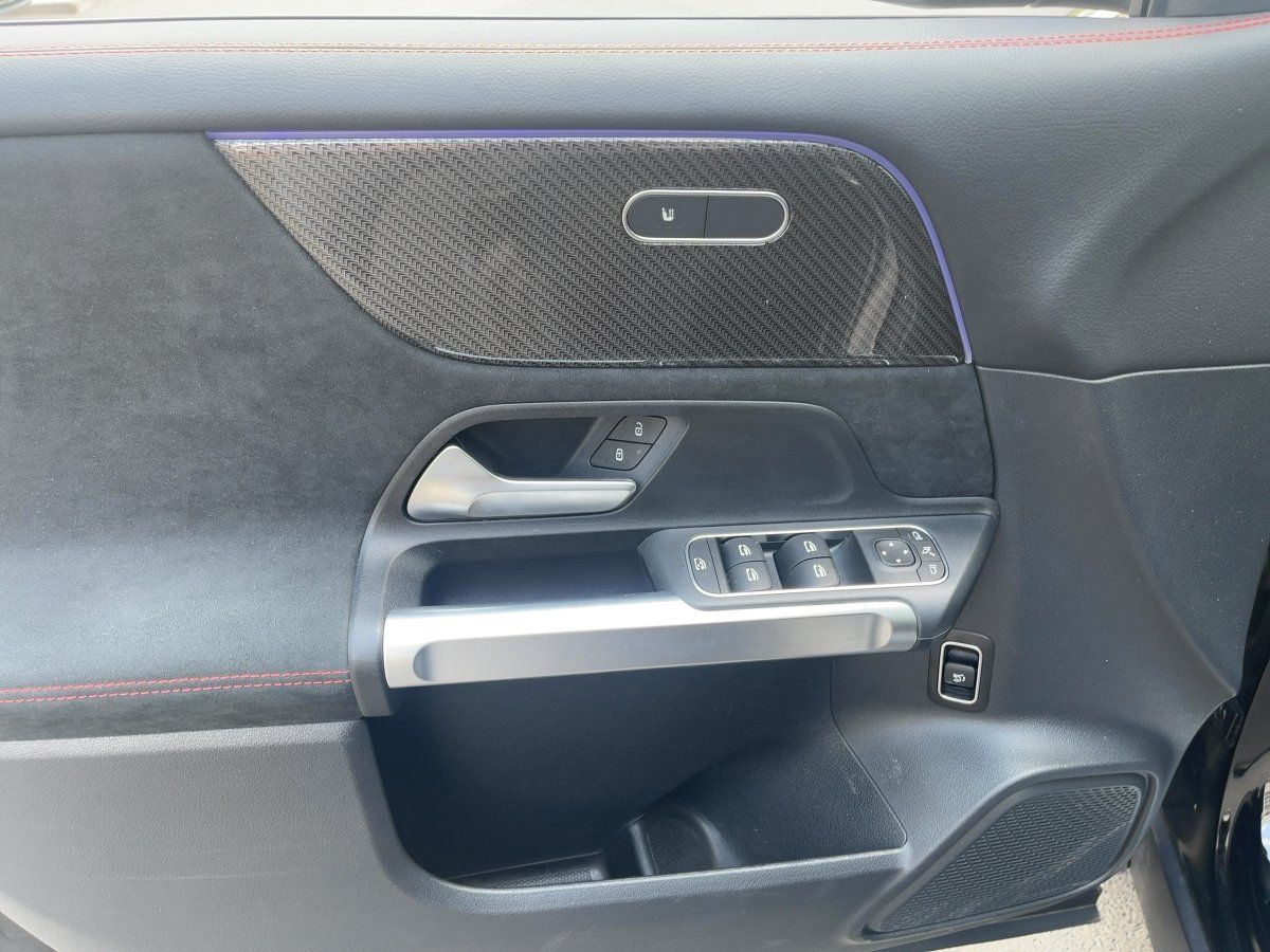 Fahrzeugabbildung Mercedes-Benz GLB 200 d AMG/Night/Pano/Kamera/AHK