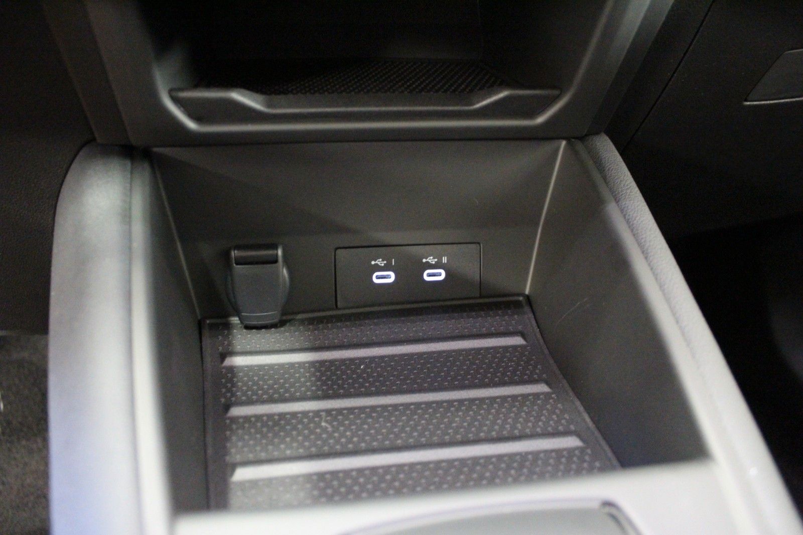 Fahrzeugabbildung Renault Captur Full Hybrid 160 E-Tech Esprit Alpine