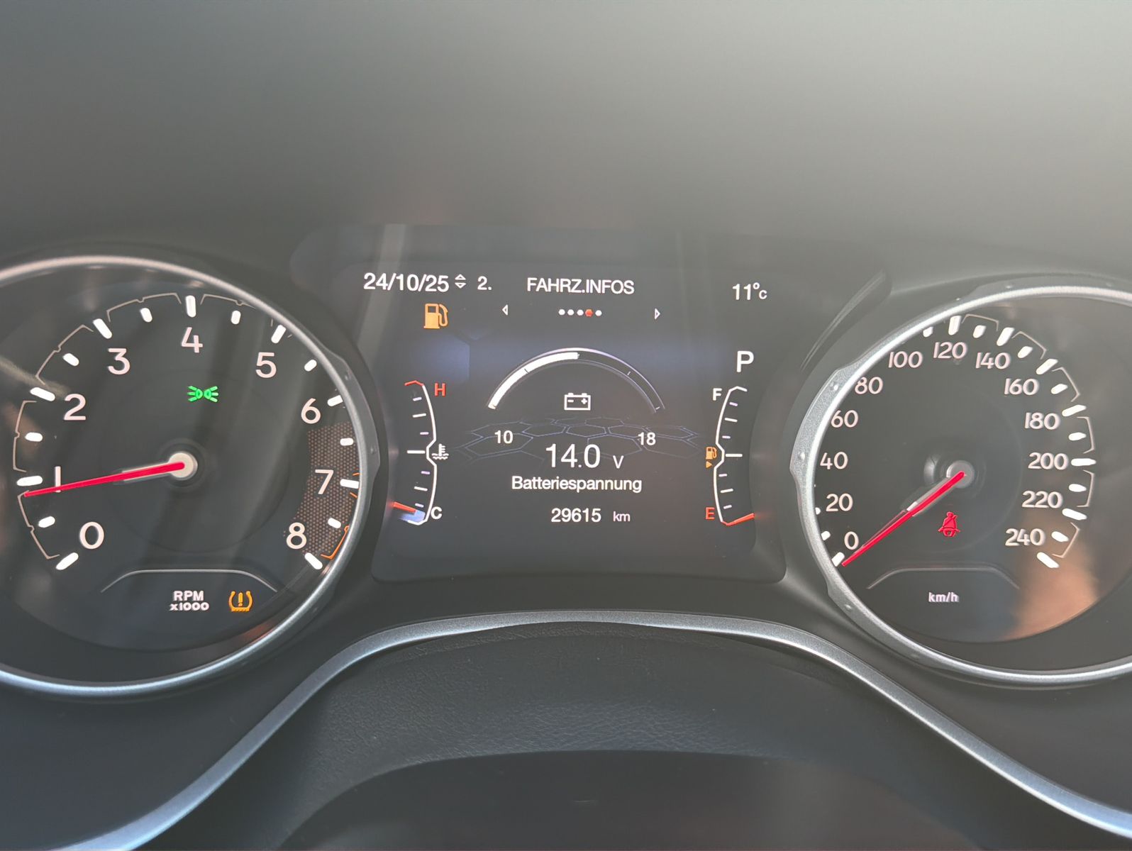 Fahrzeugabbildung Jeep Compass 1.3 T-GDI I4 LIMITED DCT 150 PS