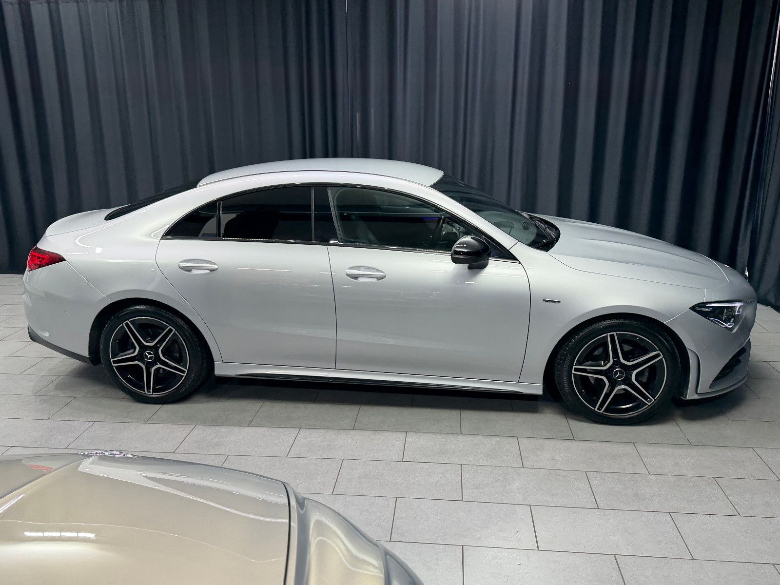 Fahrzeugabbildung Mercedes-Benz CLA 200 d|AMG-LINE|KAMER|BURMESTER|