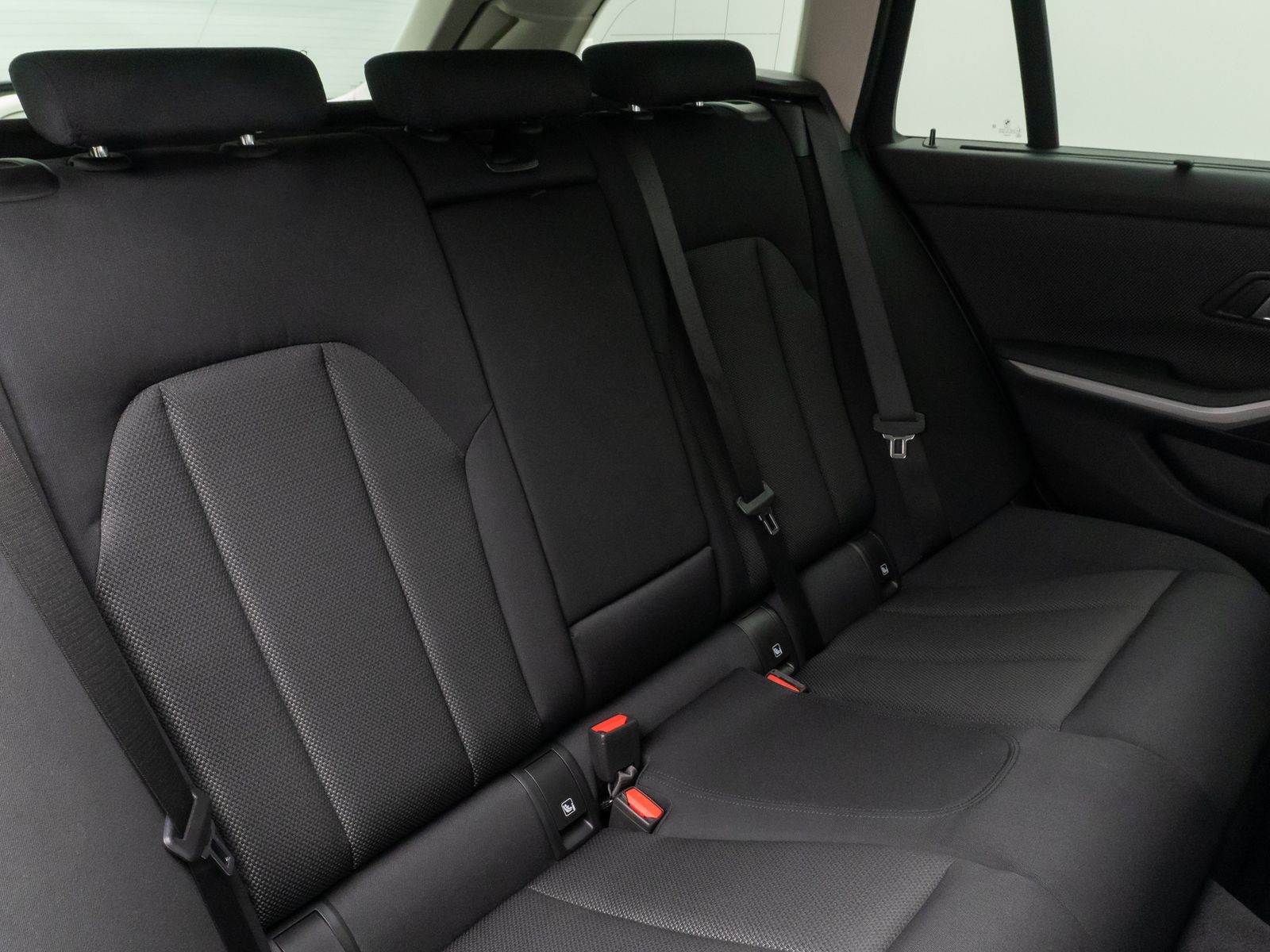 Fahrzeugabbildung BMW 320e  Kamera Laser HUD DAB HiFi Komfort Alarm