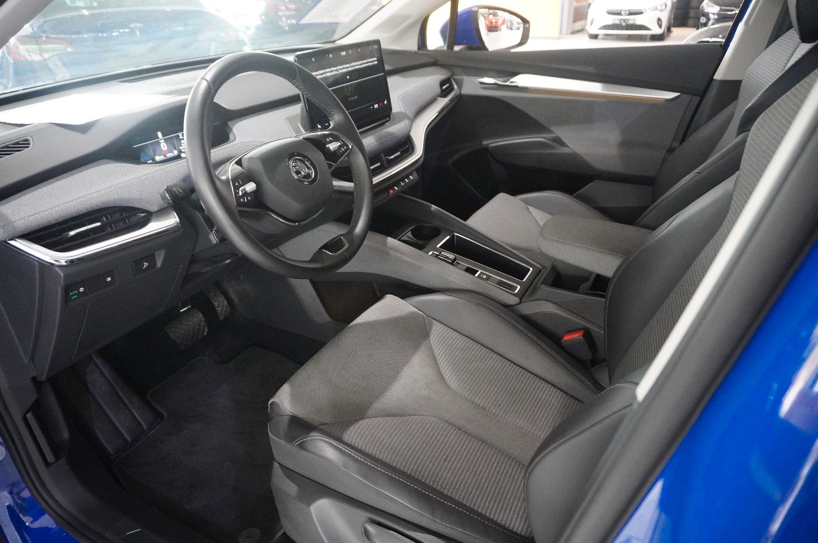 Fahrzeugabbildung SKODA Enyaq 50 IV LOFT NAVI/LED/SHZ/VIRTU./PDC/DAB+