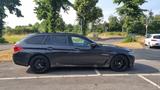 BMW 540i xDrive Touring A - - BMW 540 in Düsseldorf