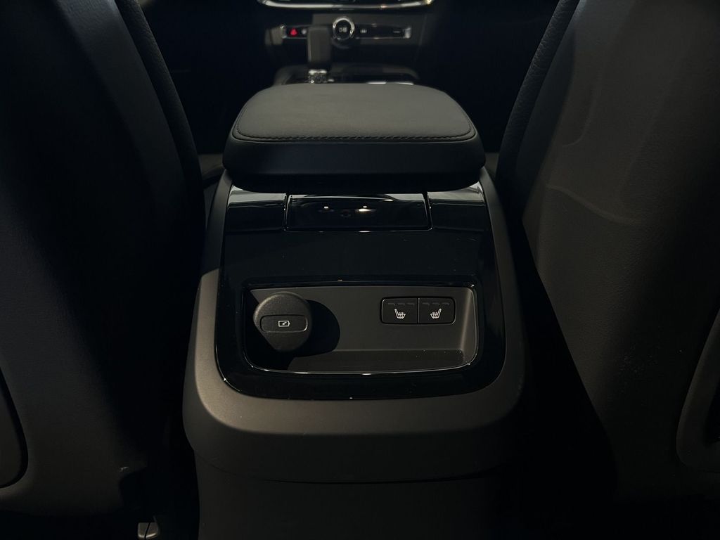 Volvo S90 T8 Ultimate Dark Recharge AWD BLIS FourC B&W