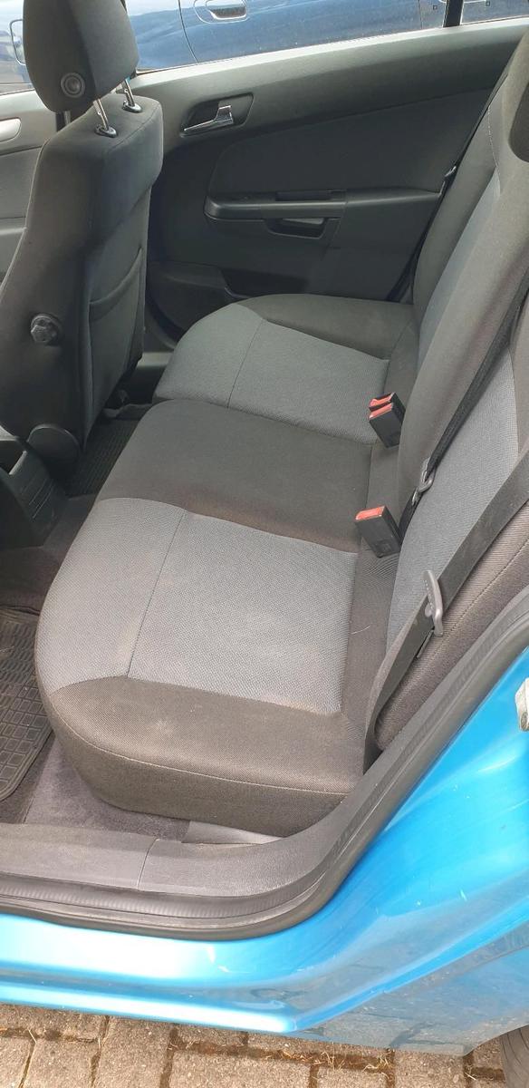 Opel Astra 2004 — photo 5