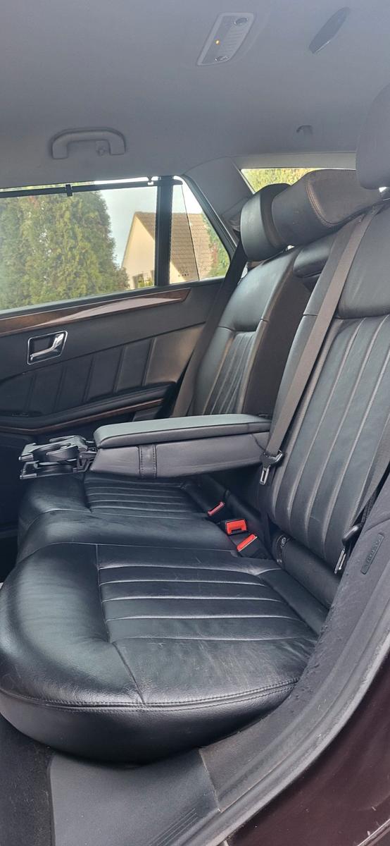 Mercedes-Benz E220 2010 — photo 11