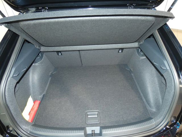 Taigo 1.0 TSI R-Line DSG AHK NAVI KAMERA