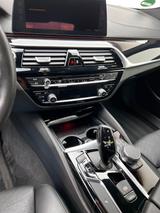 BMW M550i xDrive A - - gebrauchte BMW M550 aus dem Jahr 2018