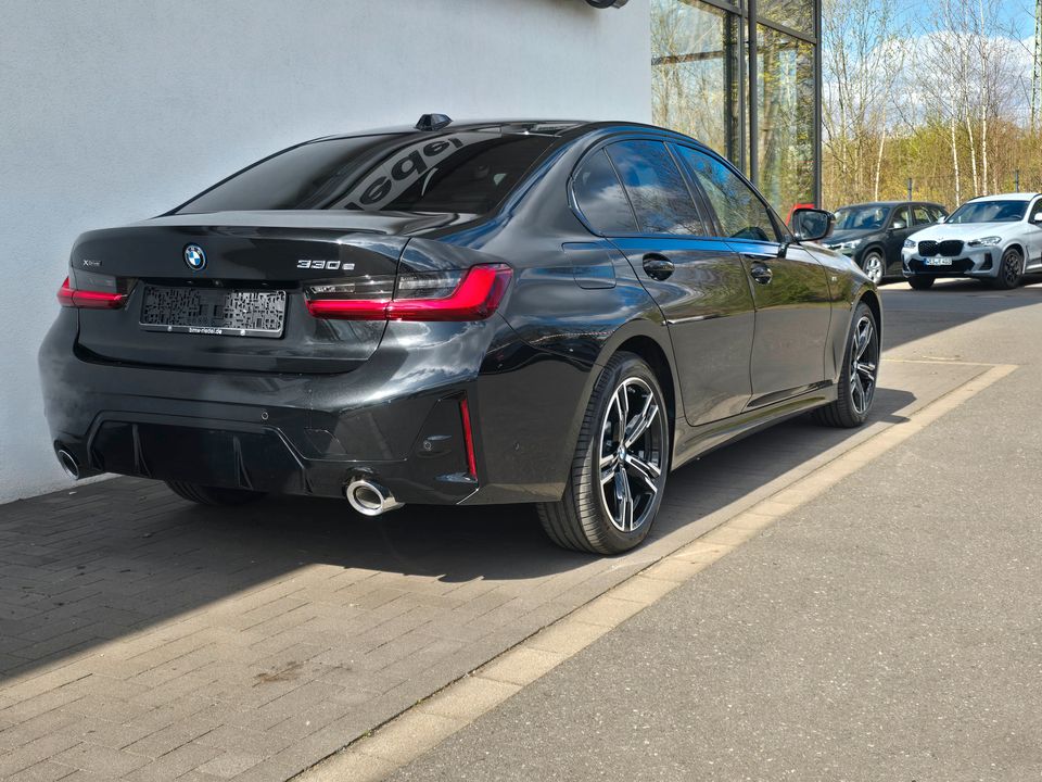BMW 330 - Bild 2