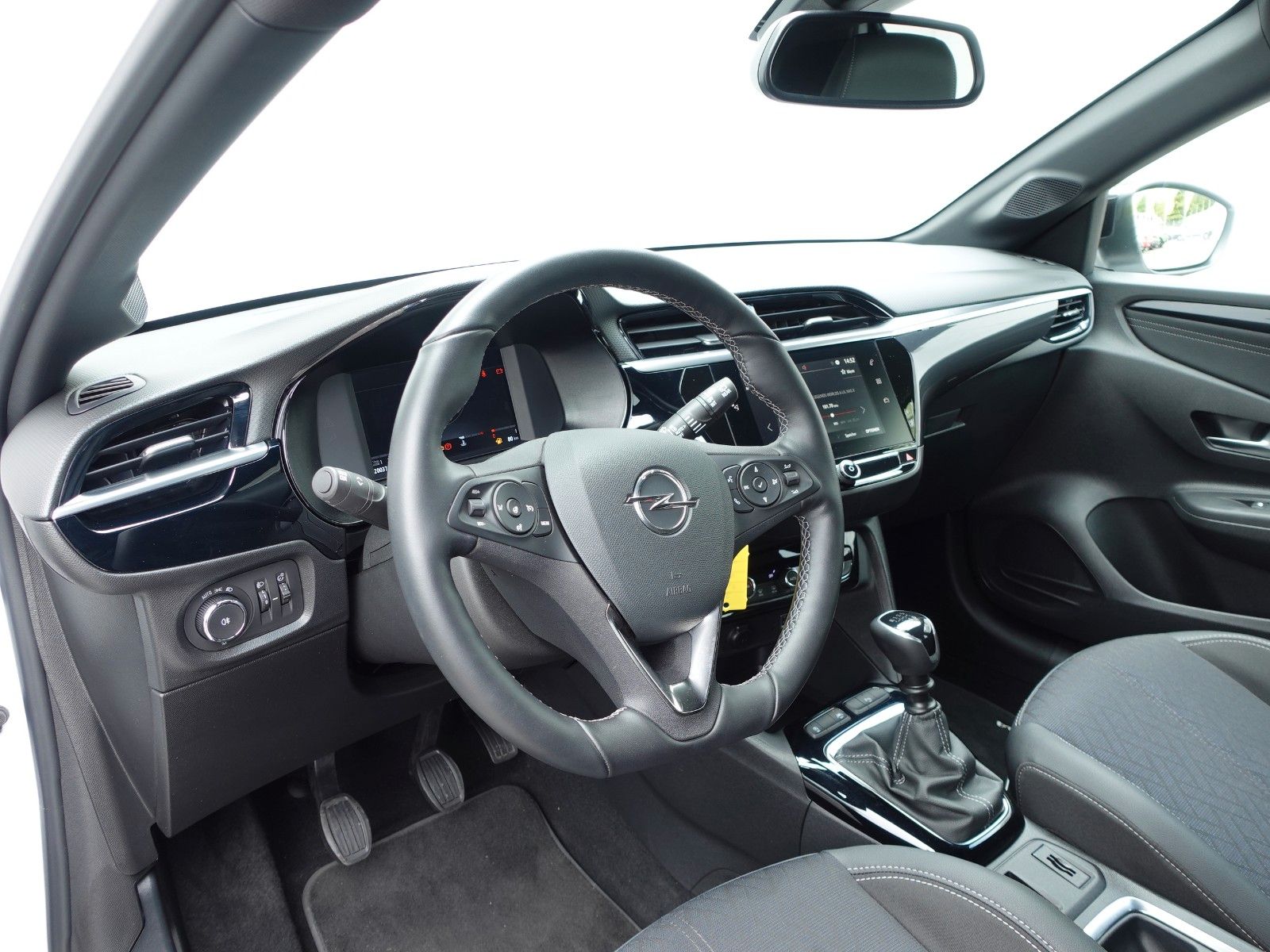 Fahrzeugabbildung Opel Corsa Elegance 1.2T,Pano,Sitzhzg,Kamera,LED,DAB+