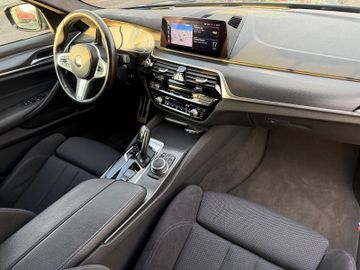 BMW 520d Touring M Sport+AHK+Laser+AppC+ACC+4xKlima+