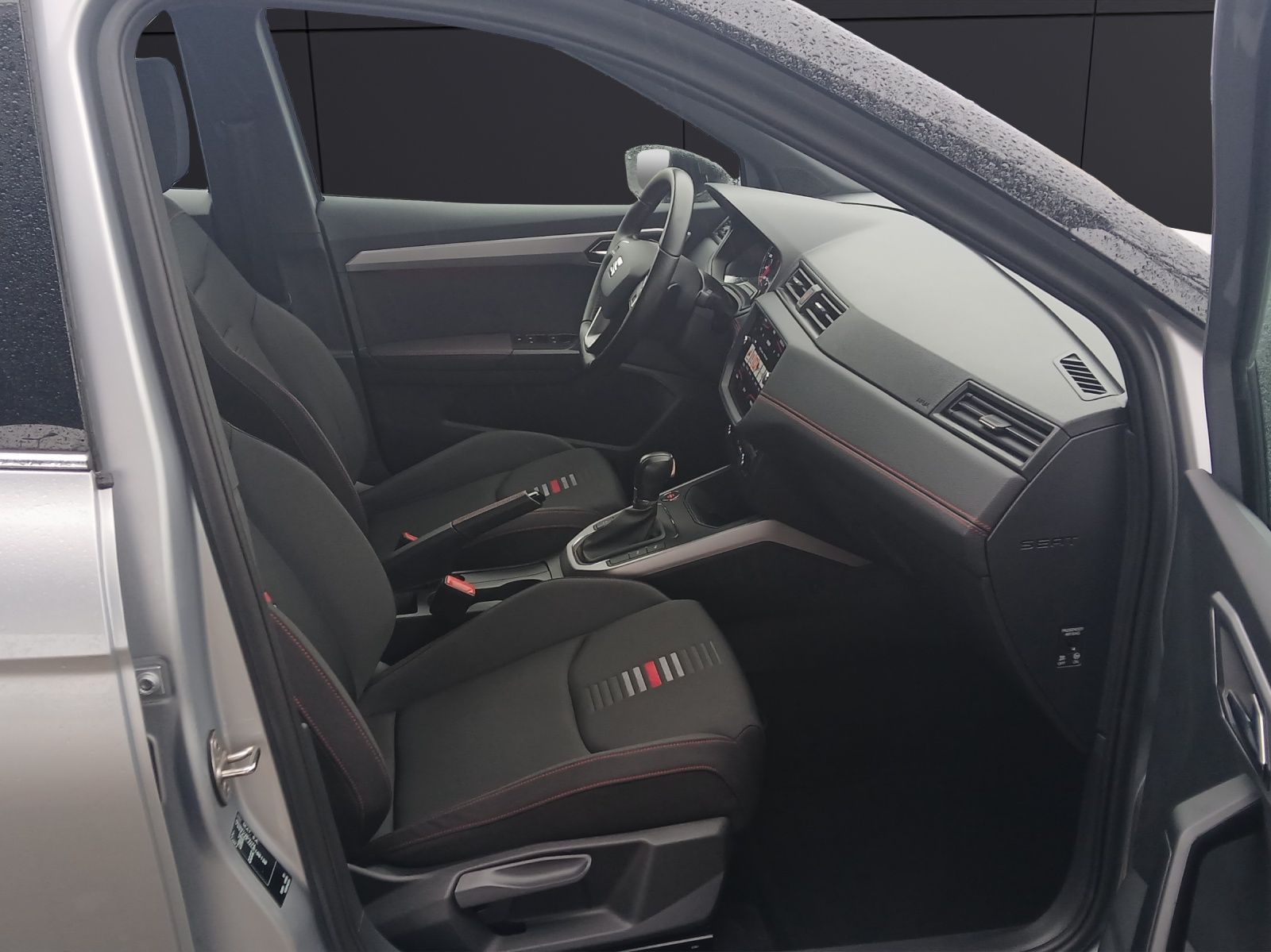 Fahrzeugabbildung SEAT Arona TSI FR-Line DSG LED Navi ACC Park-Assist S