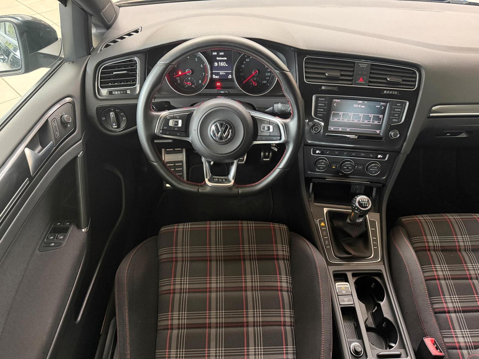 Volkswagen Golf 2.0 GTI Performance 1.HAND|KAMERA|SCHECKHFT