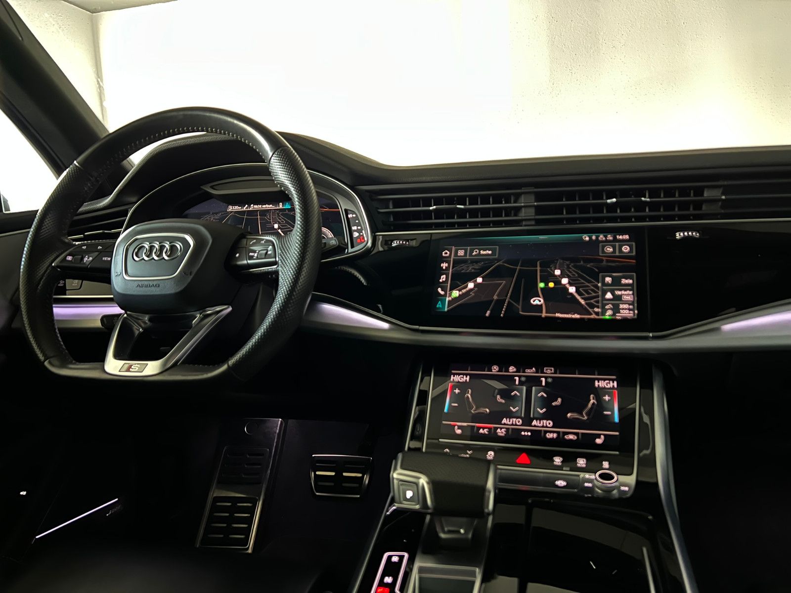 Fahrzeugabbildung Audi Q7 50 TDI Quattro S-LINE/PANO/ACC/MATRIX/7-SITZ