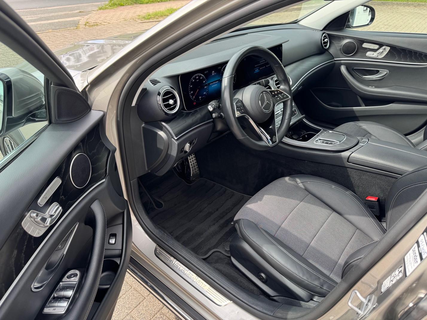 Mercedes-Benz E 220 d 4Matic All-Terrain/Avantg/Panorama/Distr