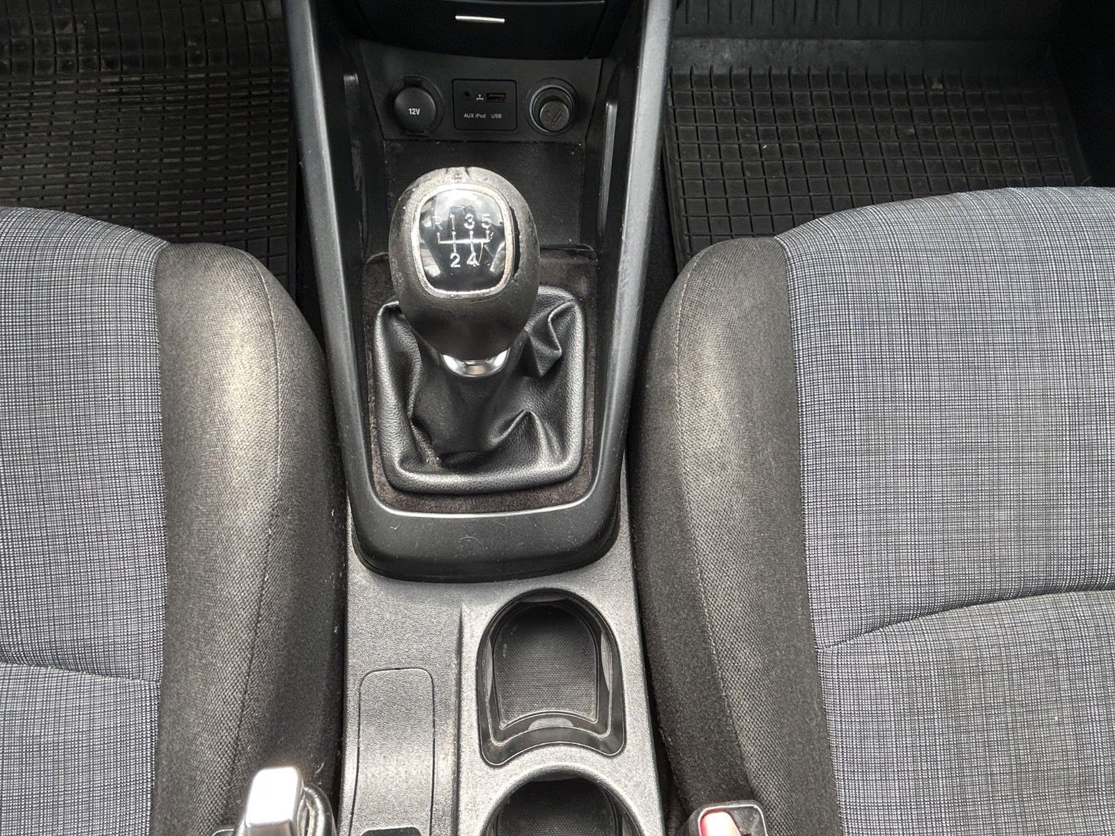 Fahrzeugabbildung Kia cee'd / Ceed 1.6 3Trg /Klima/TÜV AU 2Jahre neu/