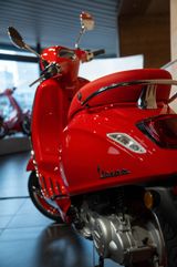 Vespa Primavera 50 4T E5 Red  offizielles Modell - VESPA 50 4T