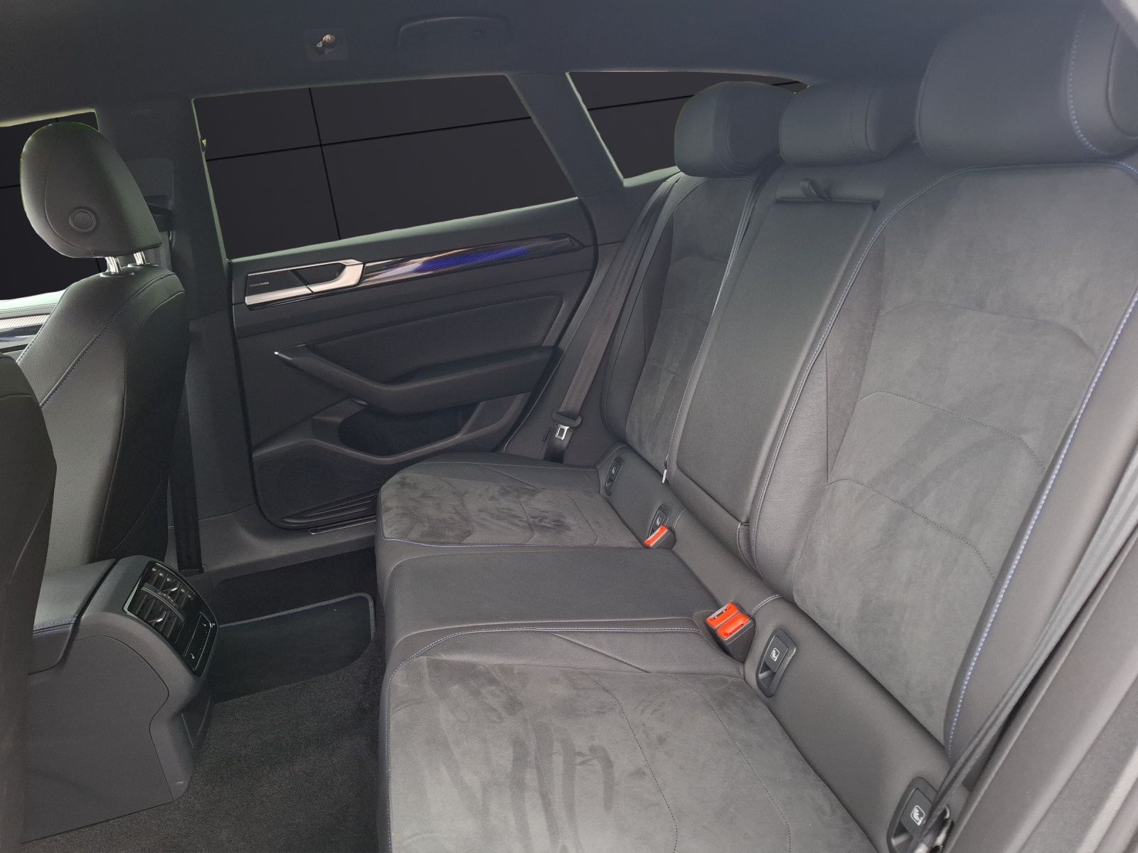 Fahrzeugabbildung Volkswagen Arteon SB R DSG 4M Matrix AID ACC RFK Harman 20"