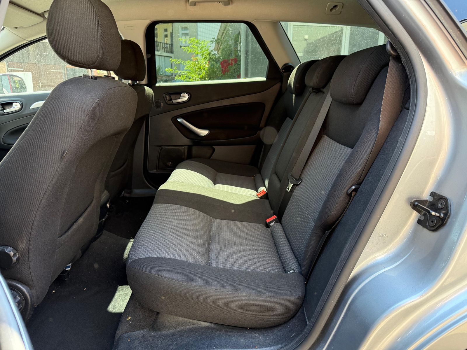 Fahrzeugabbildung Ford Mondeo 1.6 Ti-VCT Trend SHZ+PDC+MFL+SONY+KLIMA+