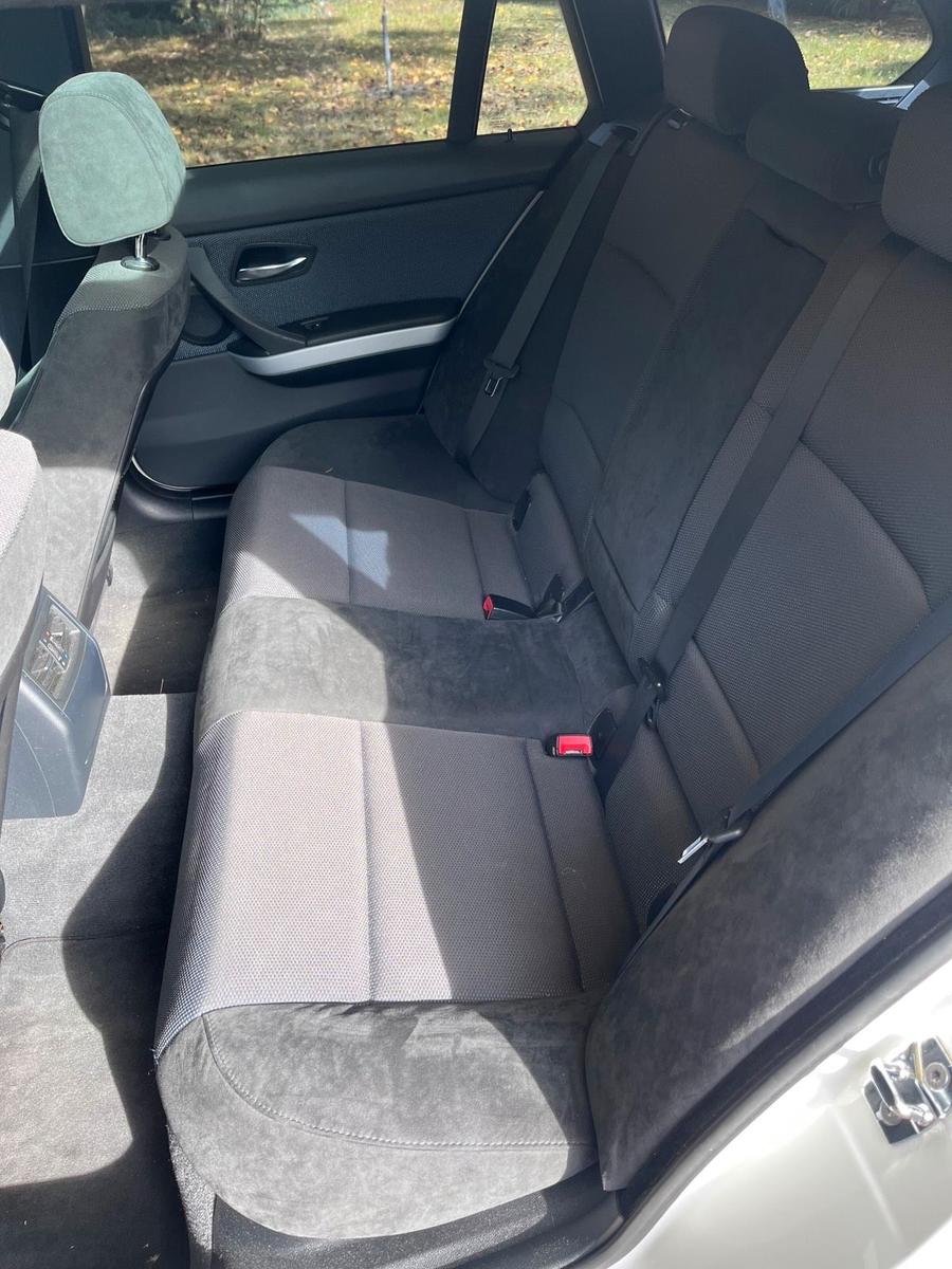 BMW 320 2009 — photo 12